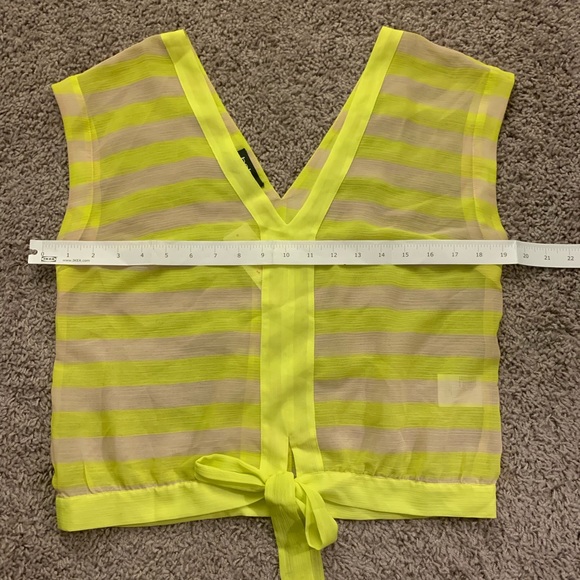 NWT Bebe sheer neon yellow & cream tie-front top - Picture 9 of 10